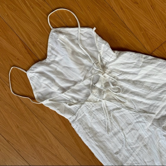 White jumpsuit with open back. - Picture 3 of 5